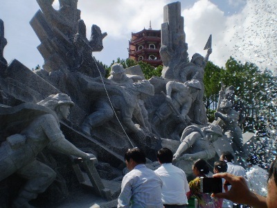 Khánh thành Cụm tượng đài 10 nữ TNXP Ngã Ba Đồng Lộc - 2